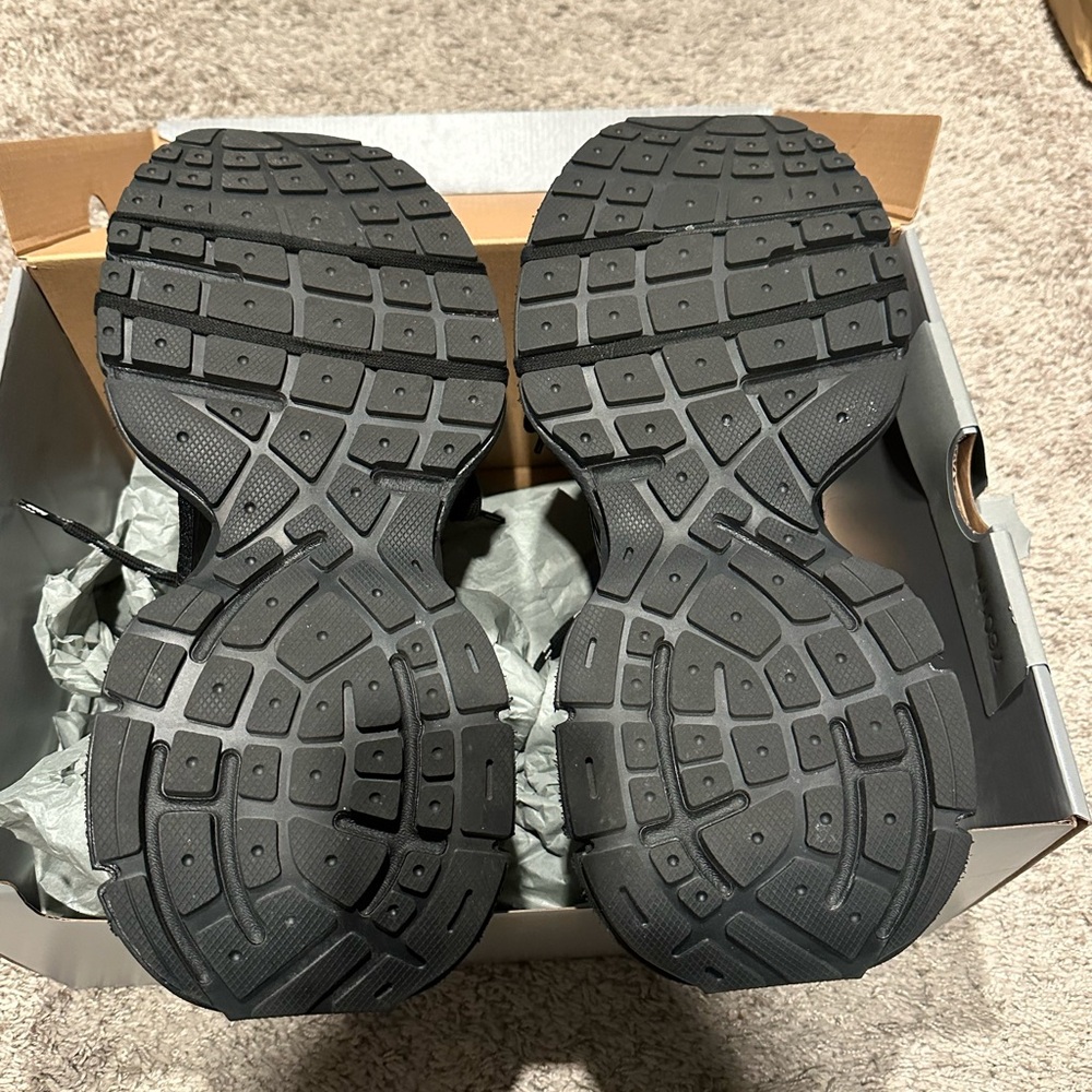 Balenciaga, Size:14, Black
